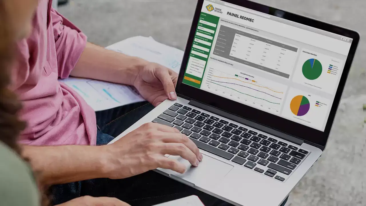 How do I create formulas that update automatically? 2026