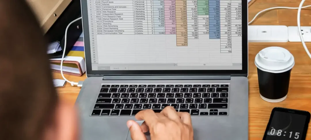 How do I quickly copy the format of a chart?