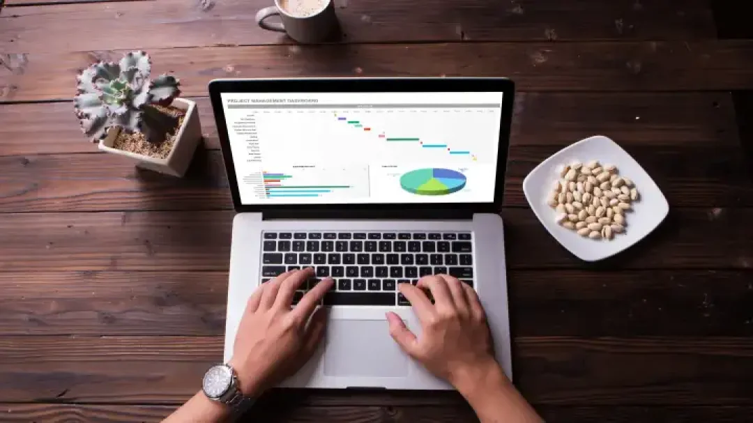 What’s the best way to calculate net profit with formulas?